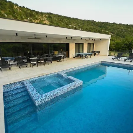 Wakero With Heated Private Pool Villa
