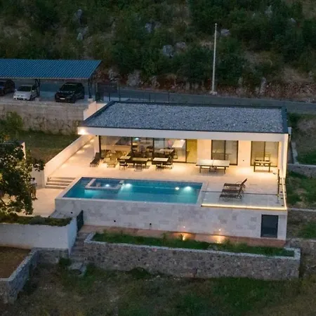 Wakero With Heated Private Pool Villa Podgorica