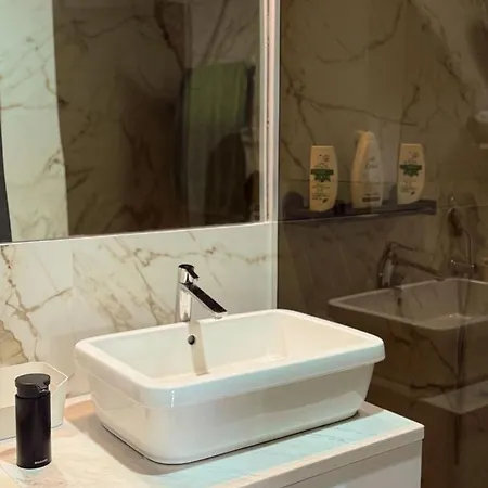 Wakero With Heated Private Pool Podgorica