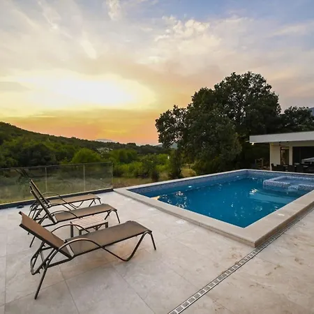 Wakero With Heated Private Pool