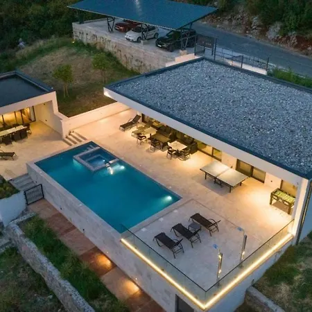Villa Wakero With Heated Private Pool
