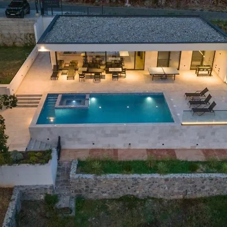 Villa Wakero With Heated Private Pool Podgorica
