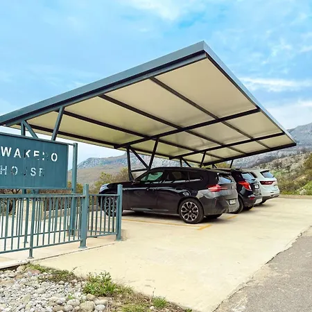 Wakero With Heated Private Pool Podgorica
